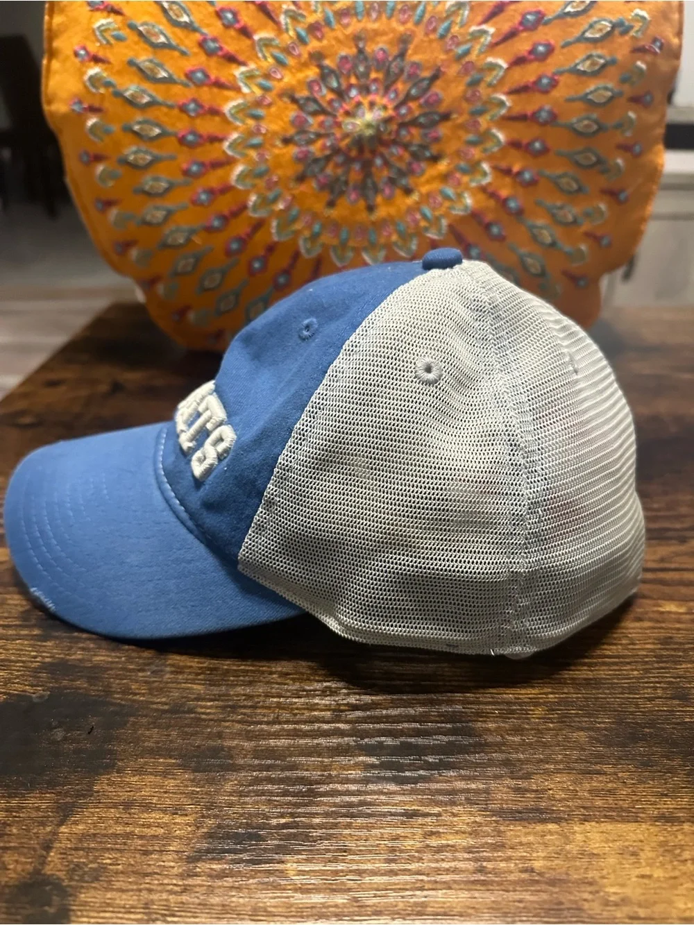 Nike casual trucker